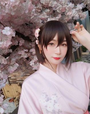 按摩师用嘴亲我下面过程